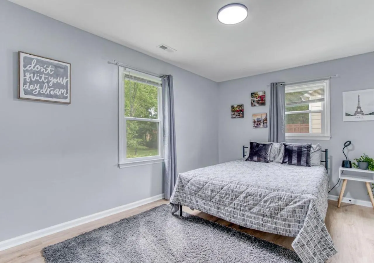 Stylish Home Near Uptown, Unc, And More! Charlotte Holiday home