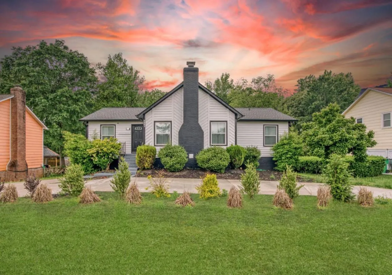 Stylish Home Near Uptown, Unc, And More! Charlotte