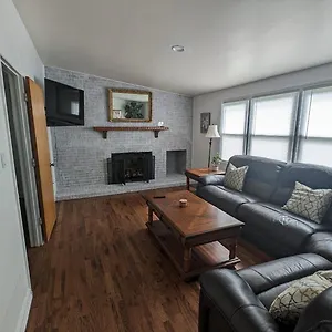  Holiday home West-end Downtown - Easy Access To Airport & Jcsu